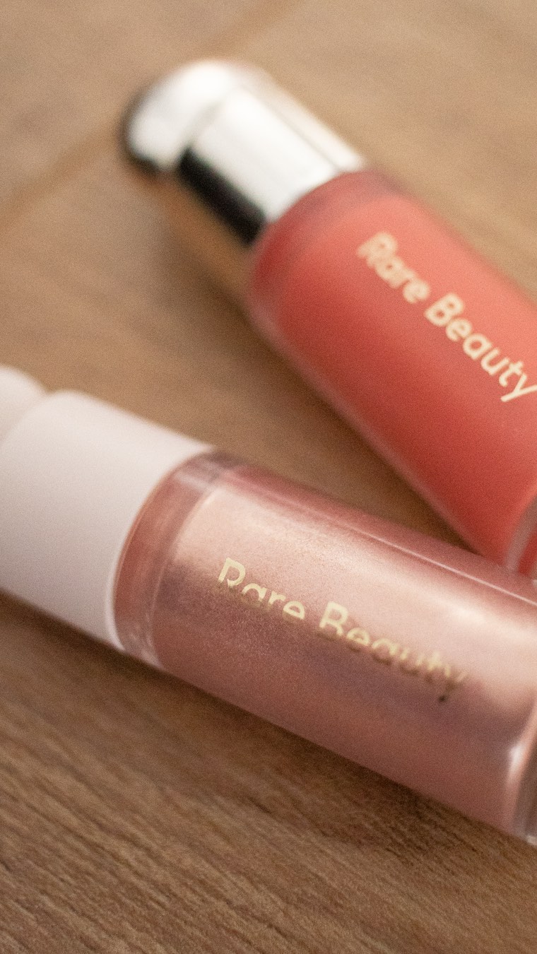 @rarebeauty loves 🤍 

- Soft Pinch Liquid Blush ‘Joy’
- Positive Light Liquid Luminizer ‘Mesmerize’

for reference, my skin tone is very fair with a neutralish, warm olive undertone. swatches shown in direct sunlight ✨

now available in the UK in store and online at @spacenk